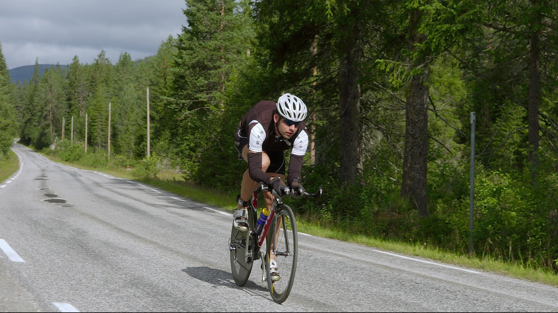 开云平台-欧冠决赛之夜,戈麦斯,那个在刀锋上跳舞的攻防转换核心